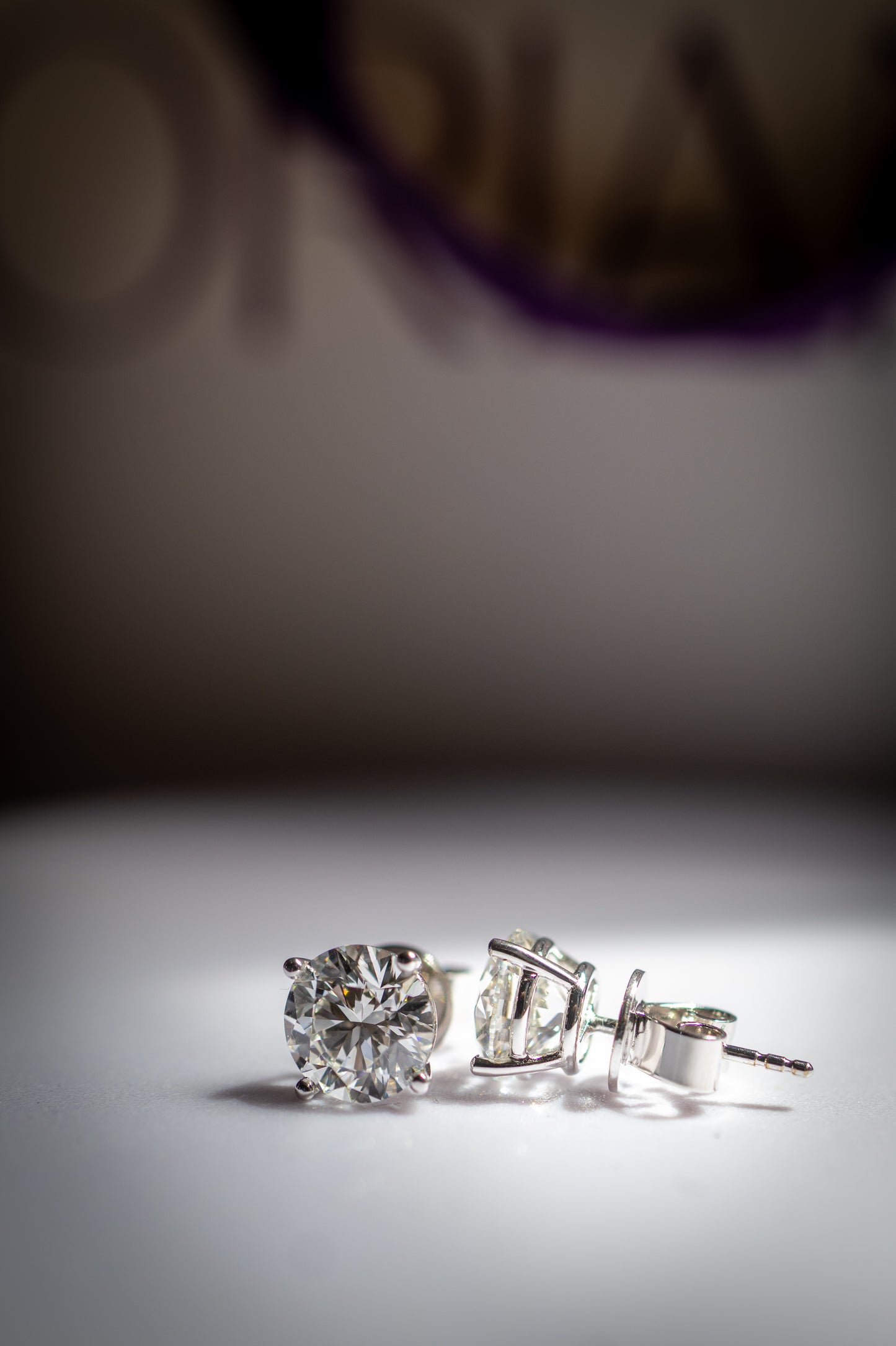 Classic Stud Round Earrings 2.02ct E VS1