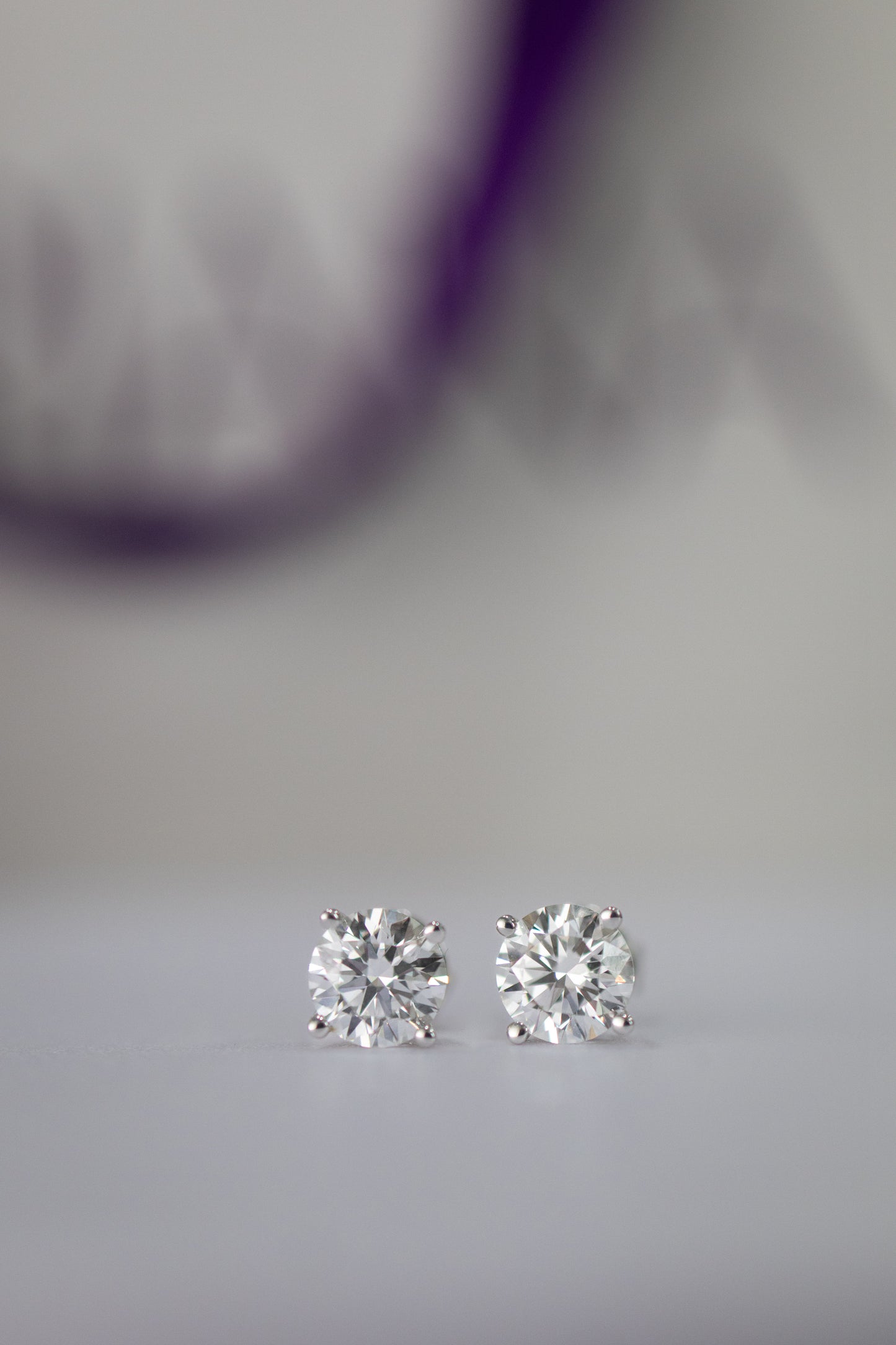 Classic Stud Round Earrings 1.1ct E VS1
