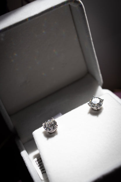 Classic Stud Round Earrings 2.02ct E VS1