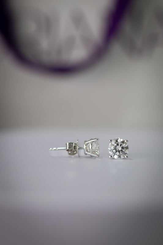Classic Stud Round Earrings 1.1ct E VS1