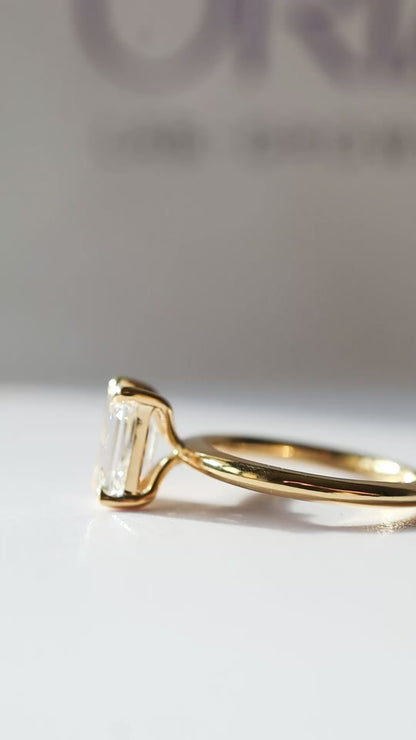 Solitaire Emerald Ring (Emerald)