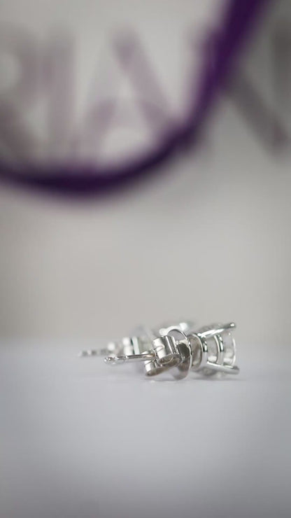 Classic Stud Round Earrings 1.1ct E VS1