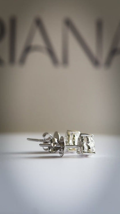 Classic Stud Earrings (Heart) 1ct