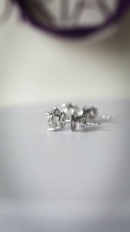 Classic Stud Round Earrings 1.13 ct E VS1