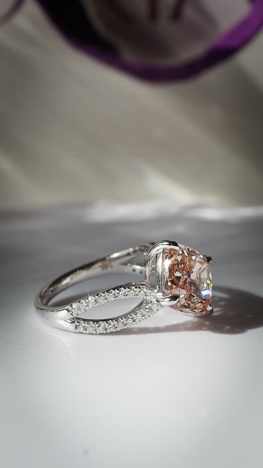 Fancy Vivid Pink Cushion 5.52ct VVS2 14k Cushion Diamond Ring